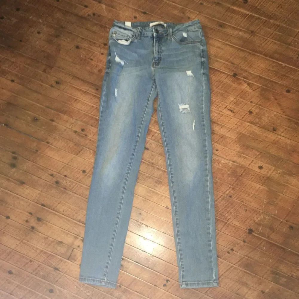 Kancan distressed medium wash 26/5 cropped jeans